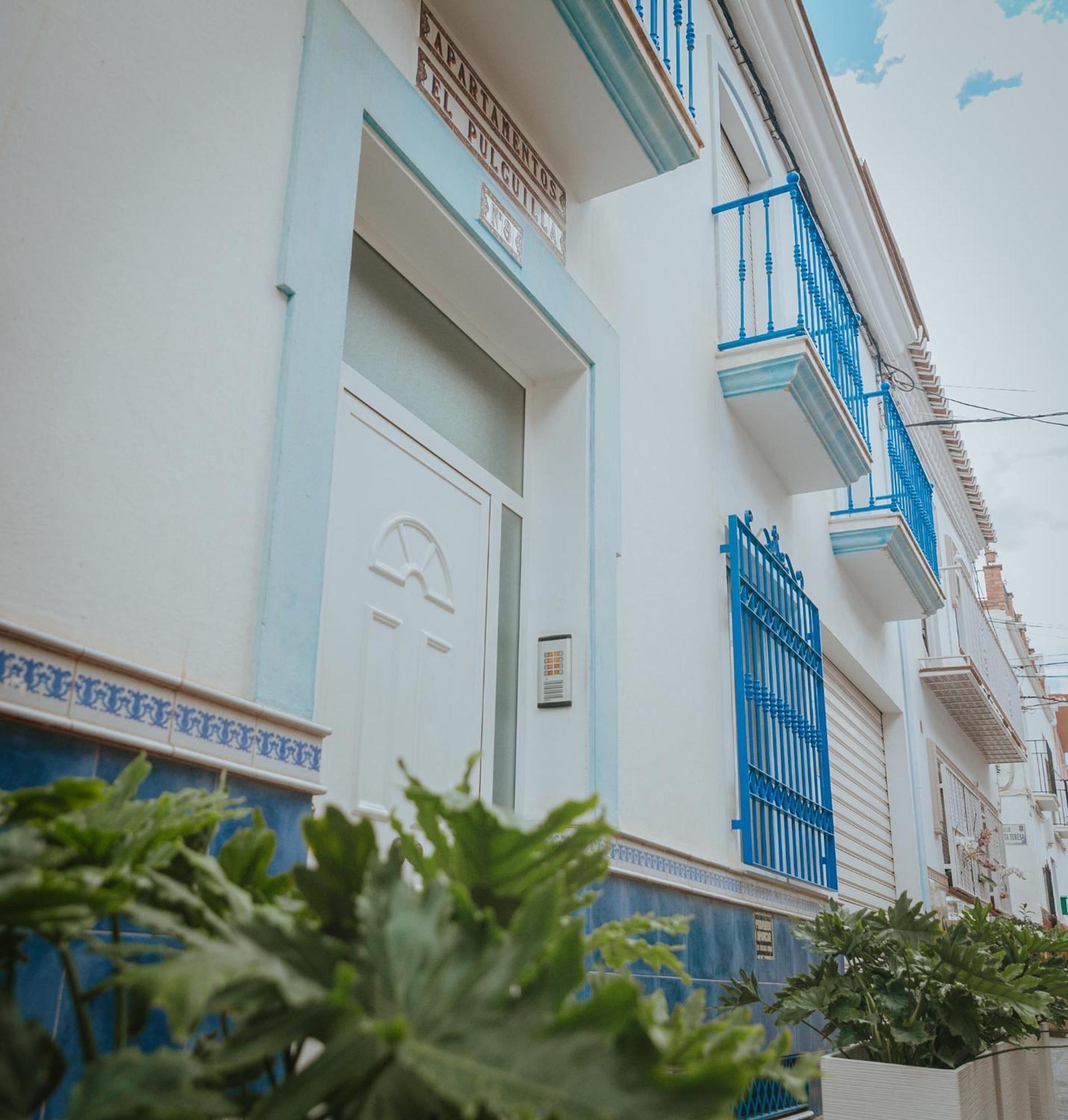 Las Flores Apartments Нерха Экстерьер фото