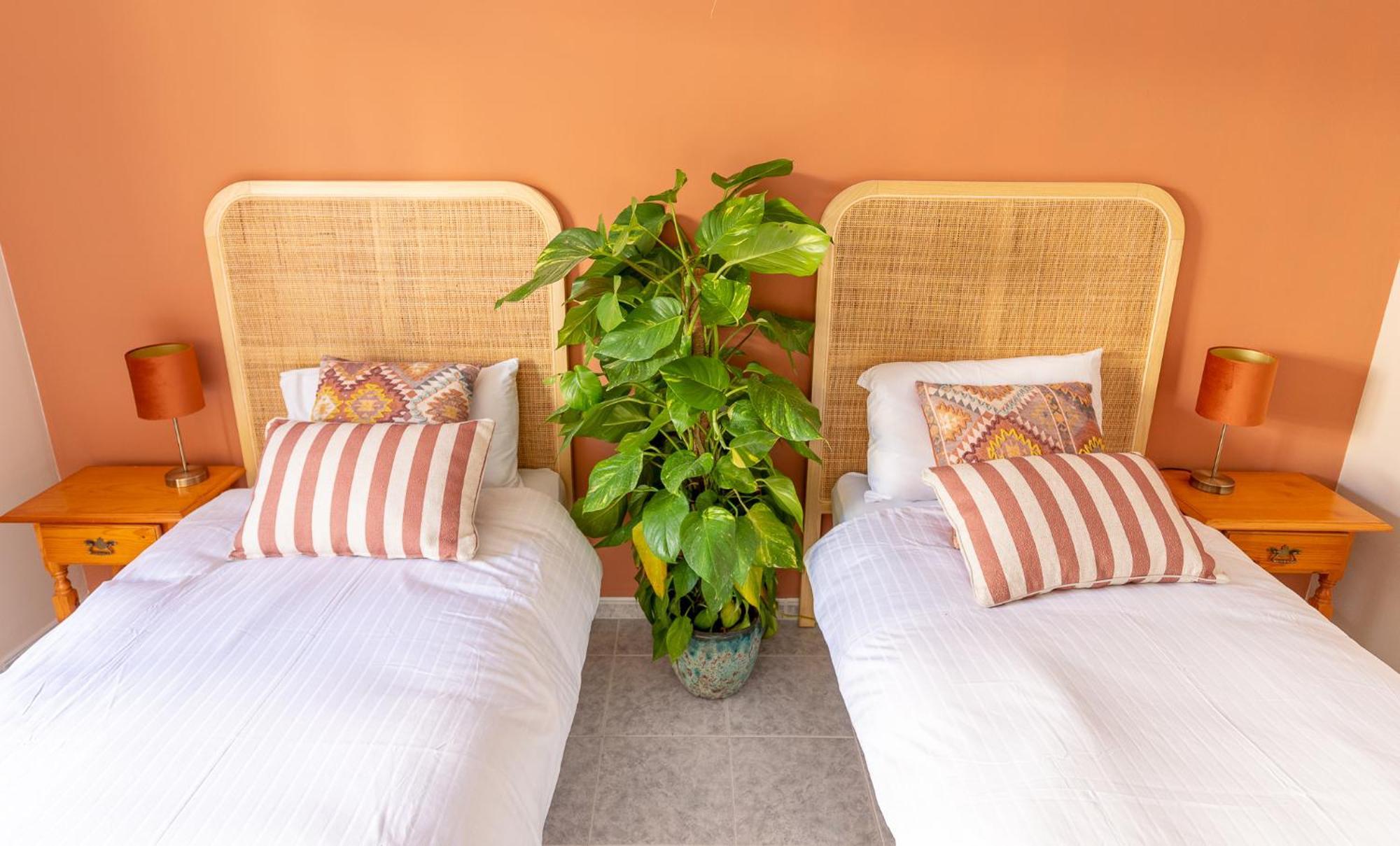 Las Flores Apartments Нерха Экстерьер фото